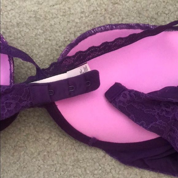 Never worn Victoria’s Secret bra! - Picture 3 of 5
